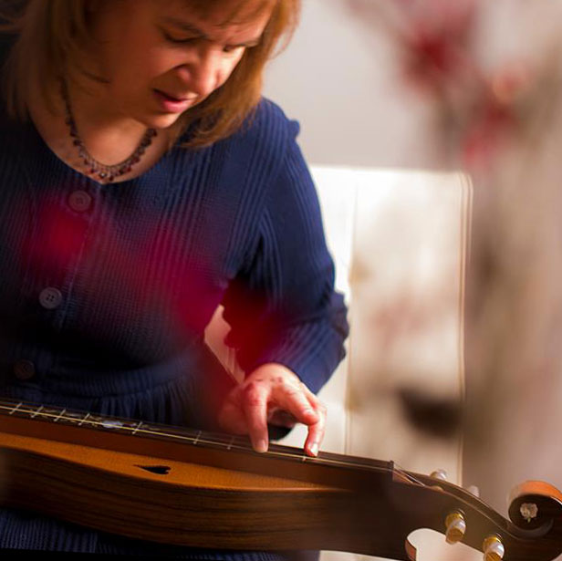 Nina Zanetti: The Gentle Side of the Dulcimer